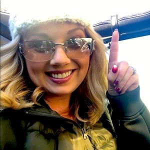 Meet your Posher, Victoria